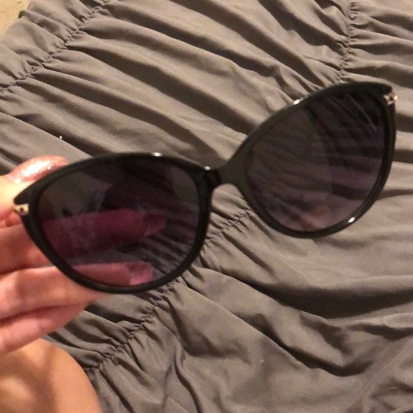 Sunglasses 🔥 - Picture 1 of 5